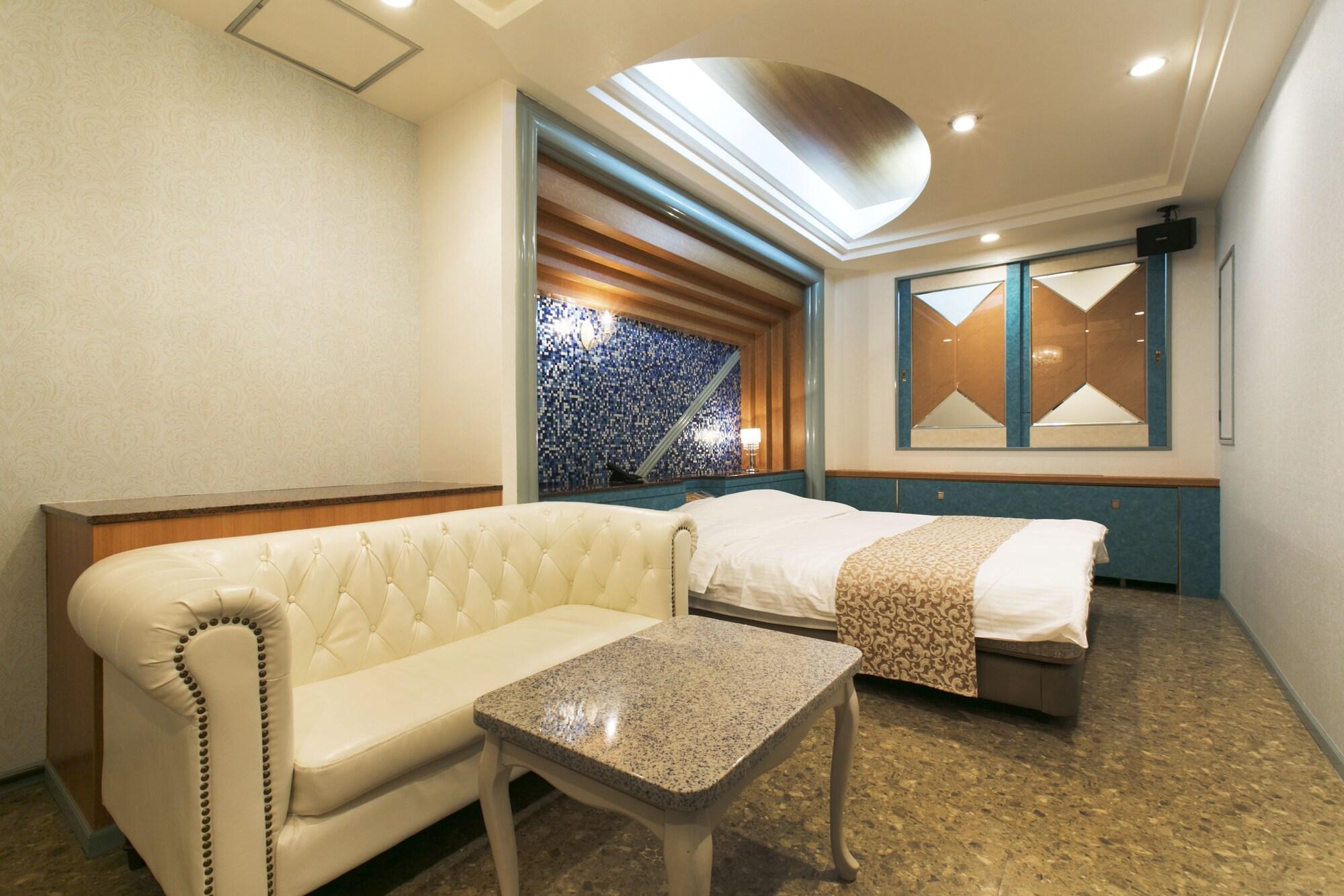 Hotel Atlantis Toyonaka (Adults Only) Bagian luar foto