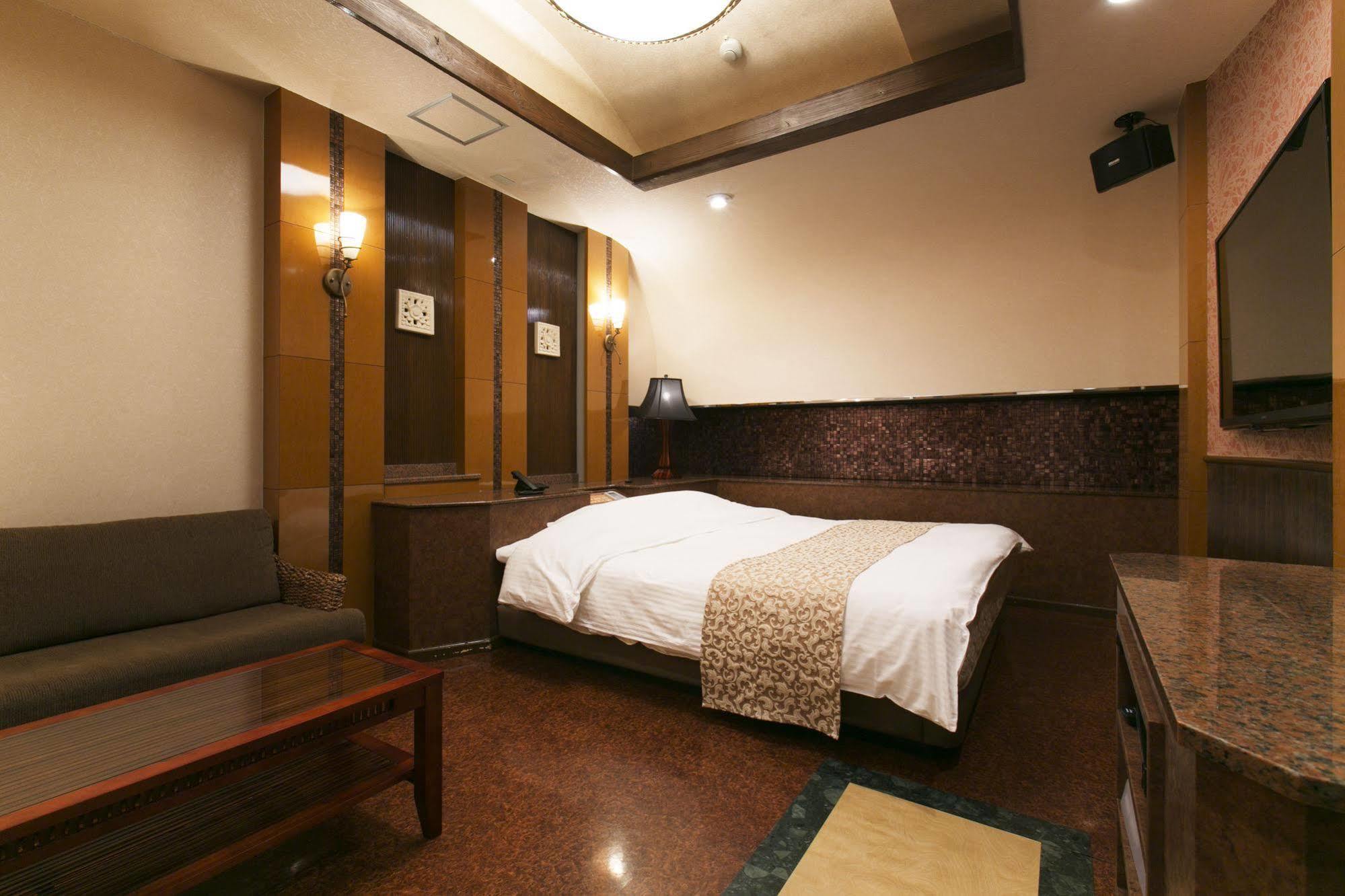 Hotel Atlantis Toyonaka (Adults Only) Bagian luar foto
