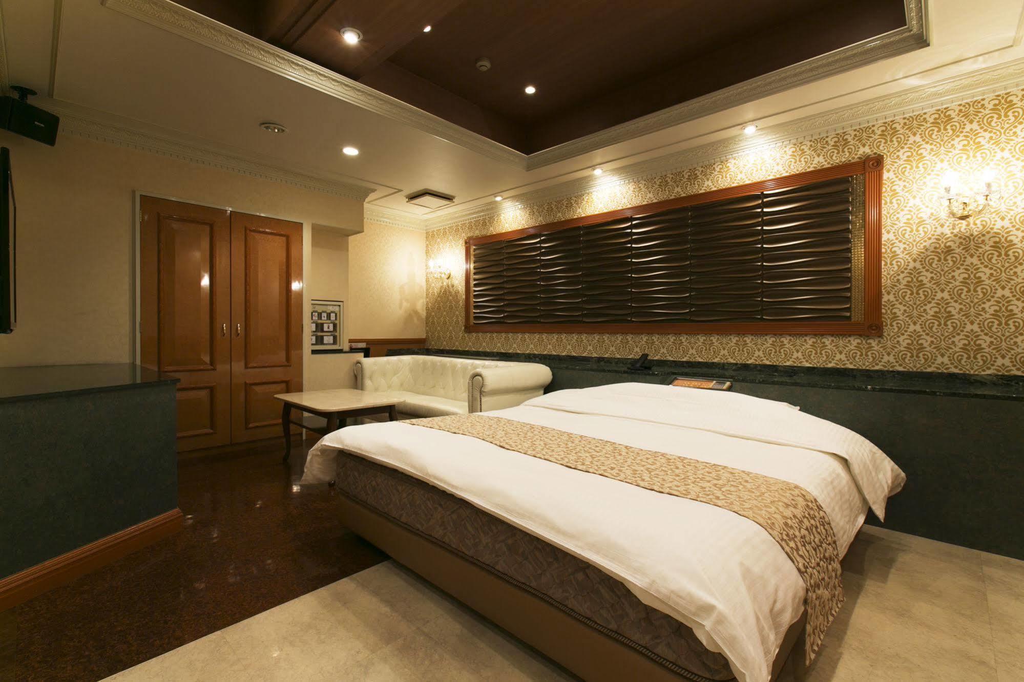 Hotel Atlantis Toyonaka (Adults Only) Bagian luar foto