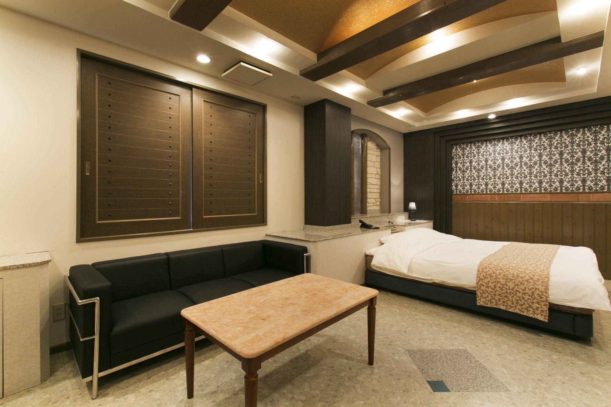 Hotel Atlantis Toyonaka (Adults Only) Bagian luar foto