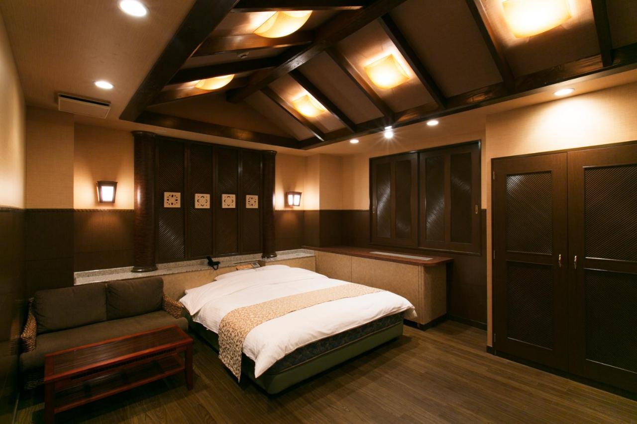 Hotel Atlantis Toyonaka (Adults Only) Bagian luar foto