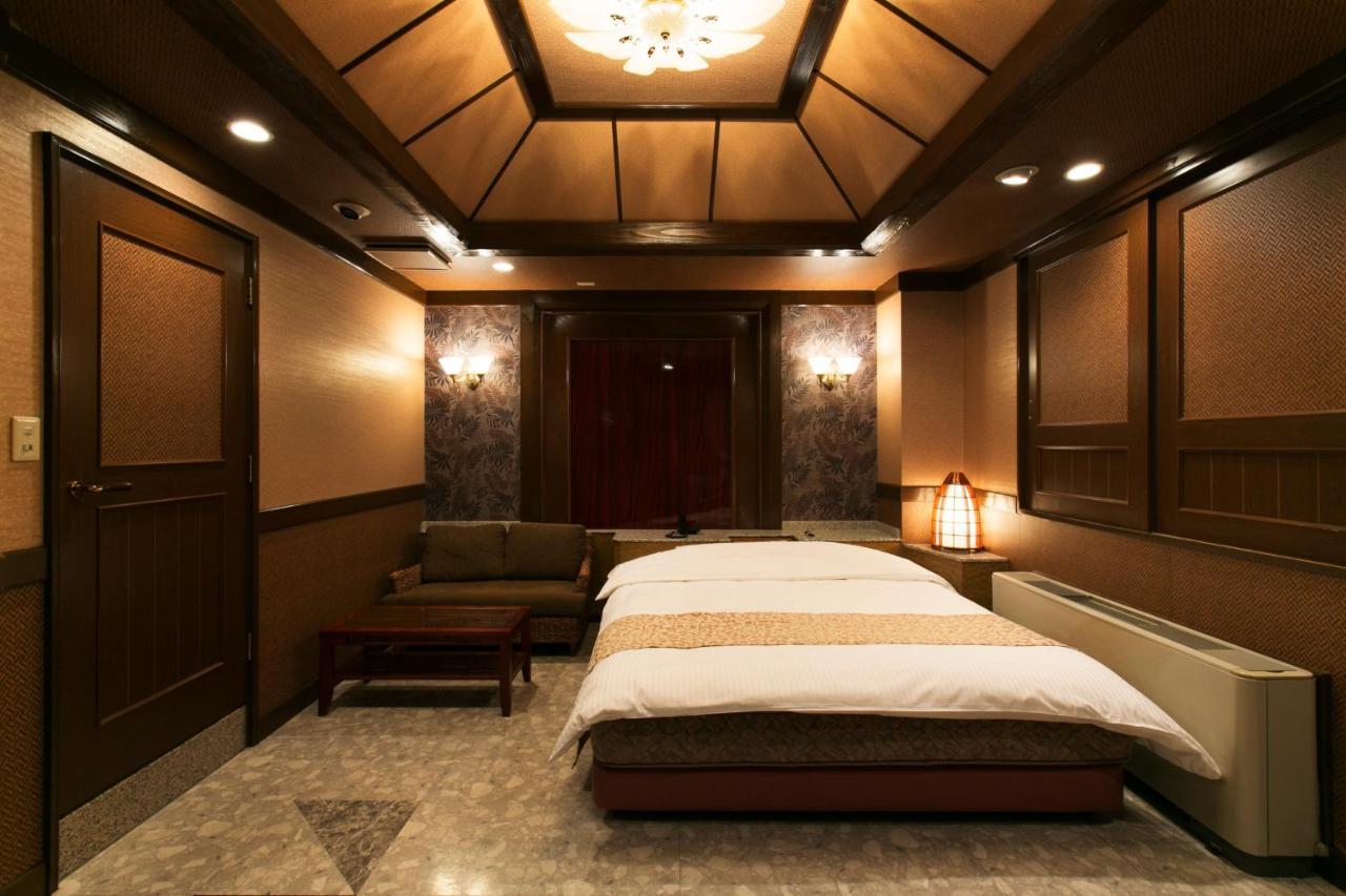 Hotel Atlantis Toyonaka (Adults Only) Bagian luar foto